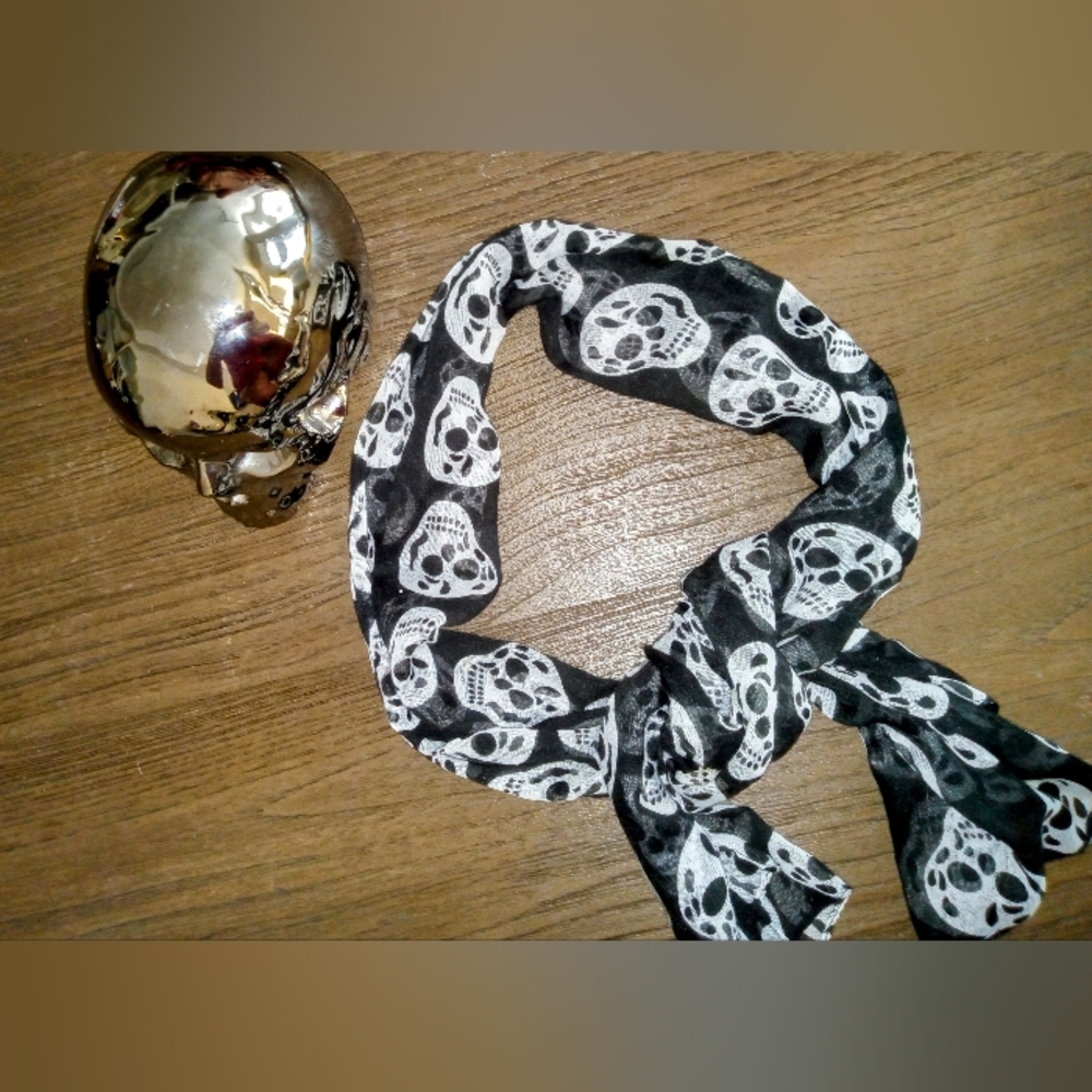 Gothic, Lightweight,Skull Scarf, Sheer - Picture 3 of 4